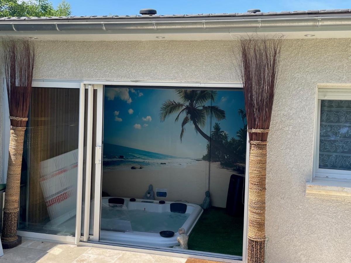 Le Miroir Holiday home Domerat